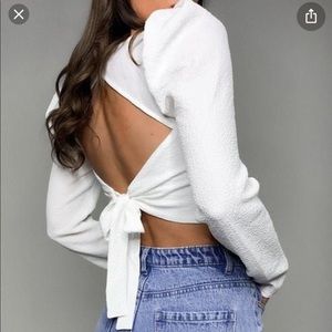 NWT! missguided PETITE CRINKLE OPEN BACK LS TOP, white, size 4